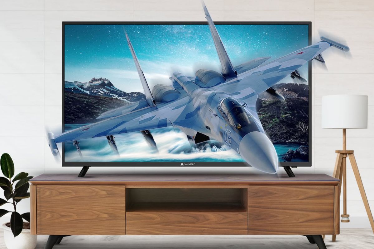 Hanabishi smart TV showing a 3D jet image in a living room setup