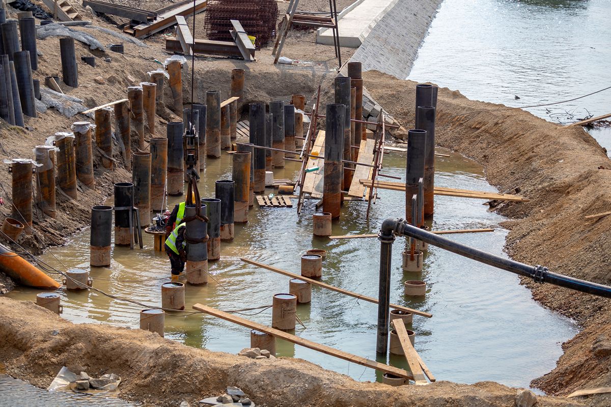 Applications of Sheet Piles in Flood Control and Retaining Walls